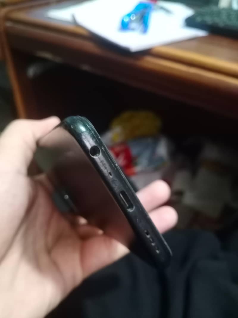 OPPO A76 1