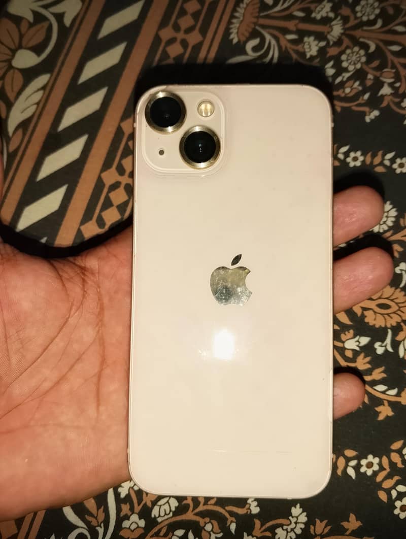 Apple iPhone 13 4
