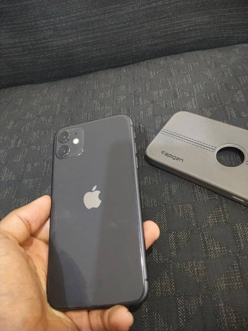 Apple iPhone 11 4