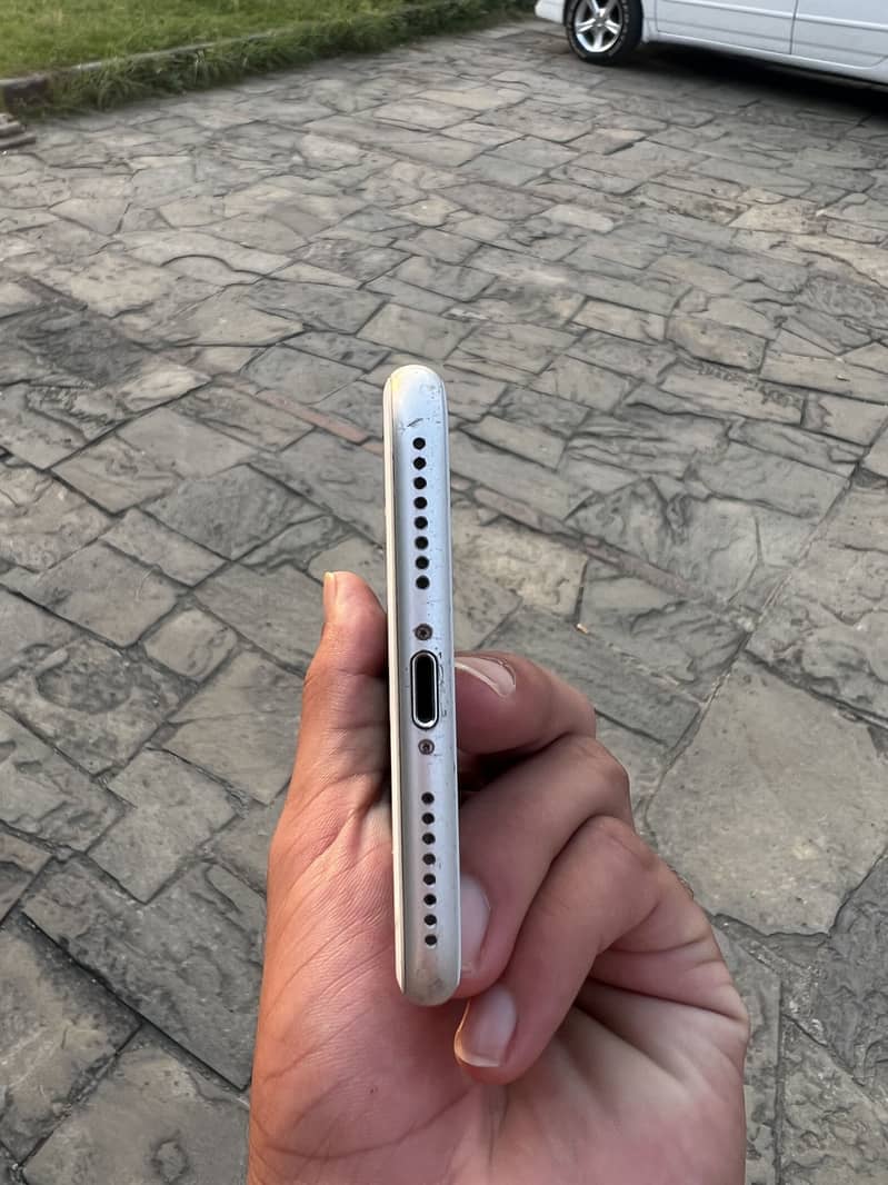 Apple iPhone 8 Plus 4