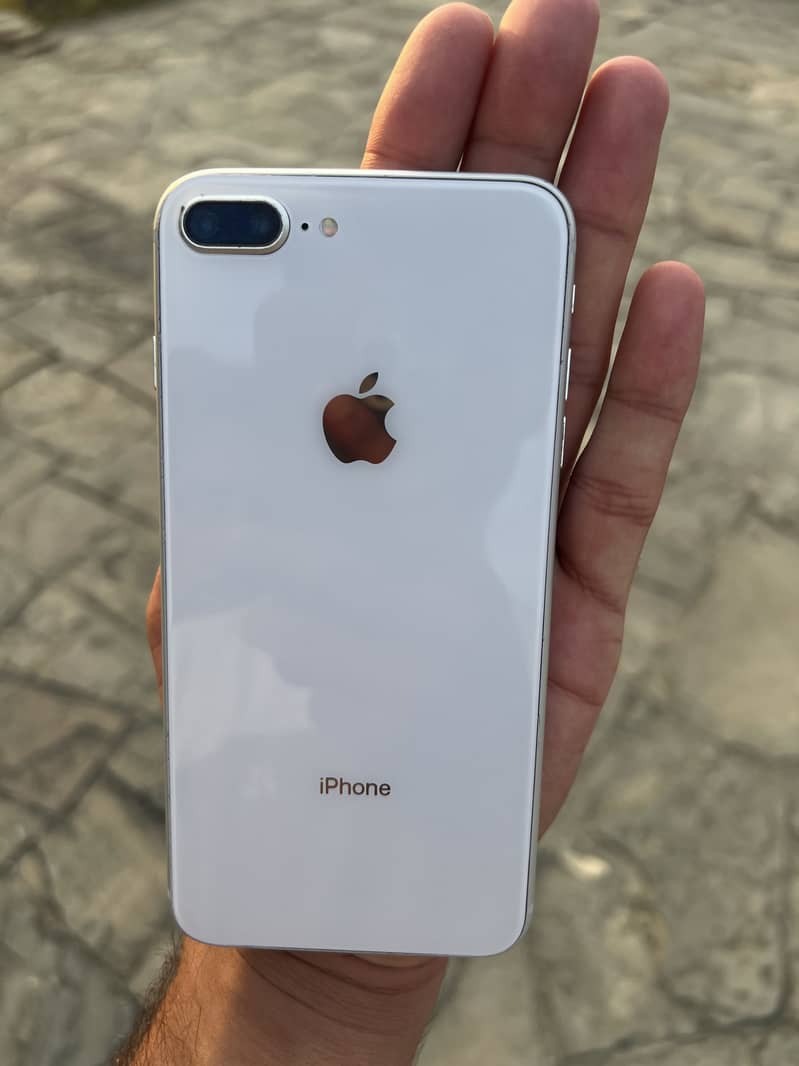 Apple iPhone 8 Plus 6