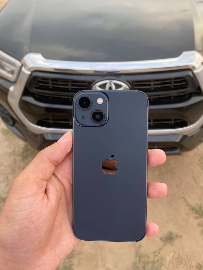 Apple iPhone 13 0