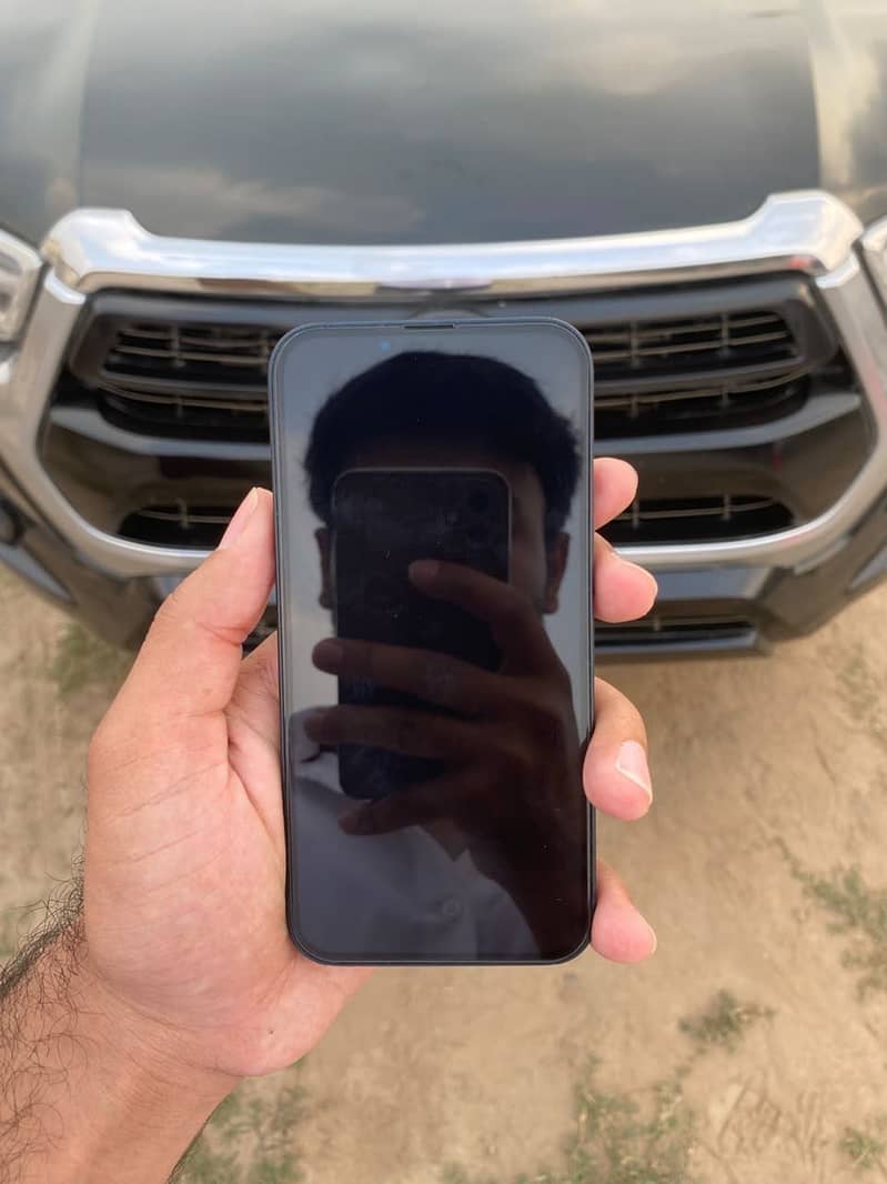Apple iPhone 13 2