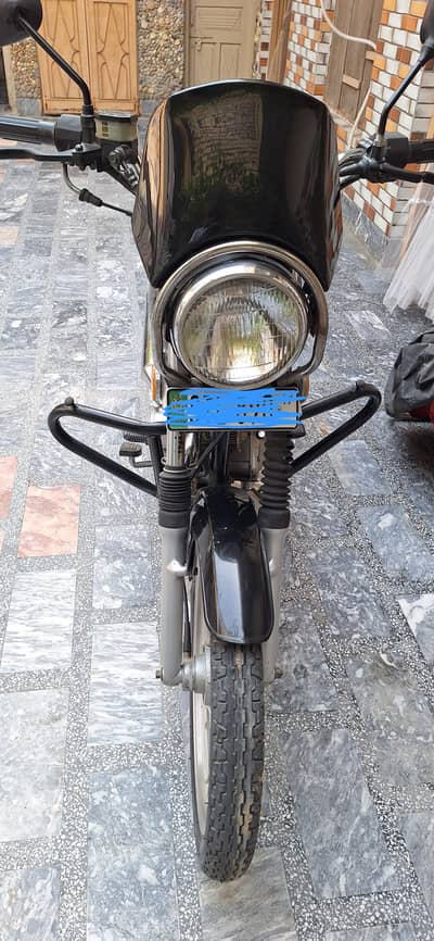 Suzuki GS 150 Black – Excellent Condition – Home Used Bike
