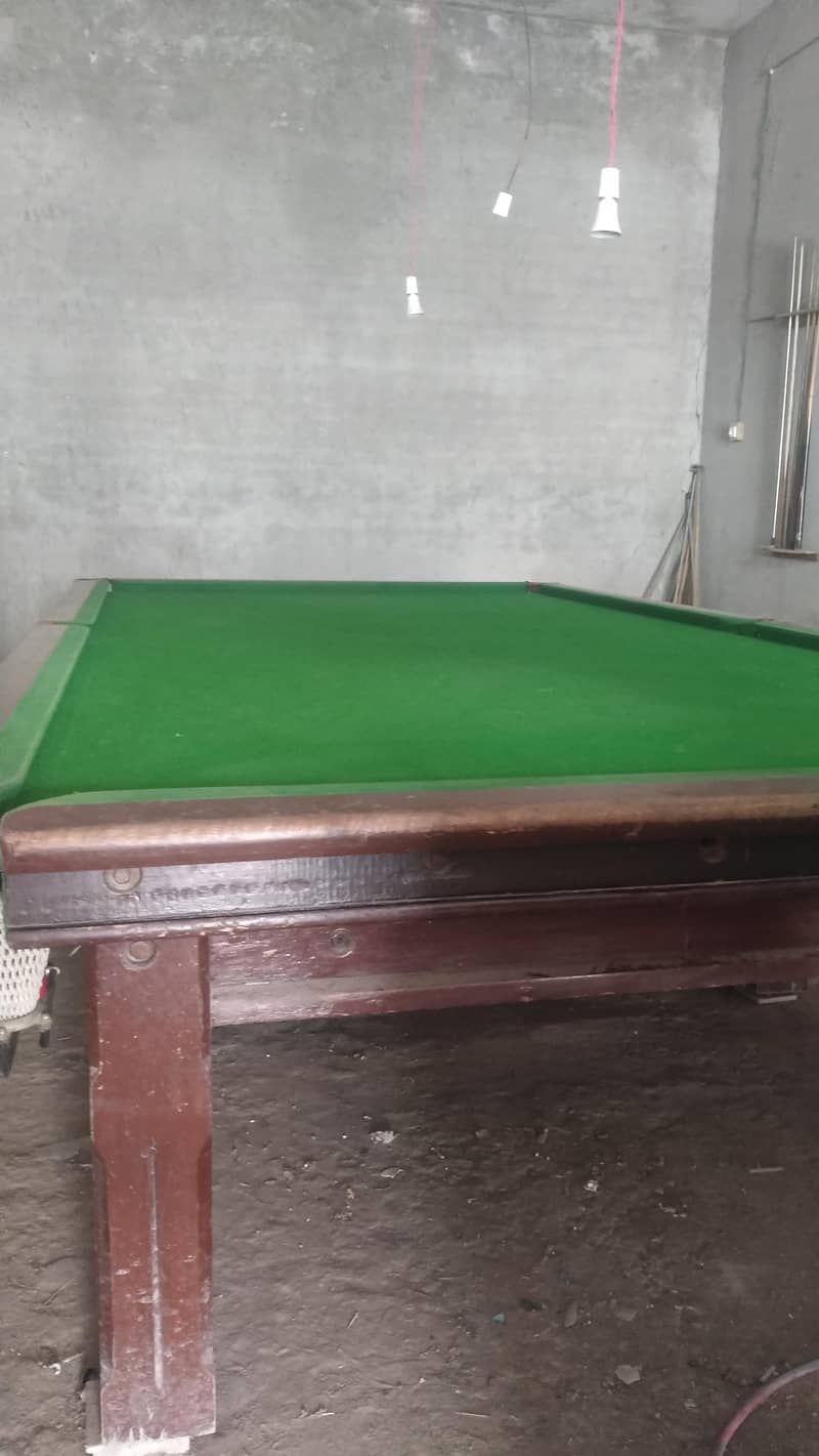 Snooker table 0