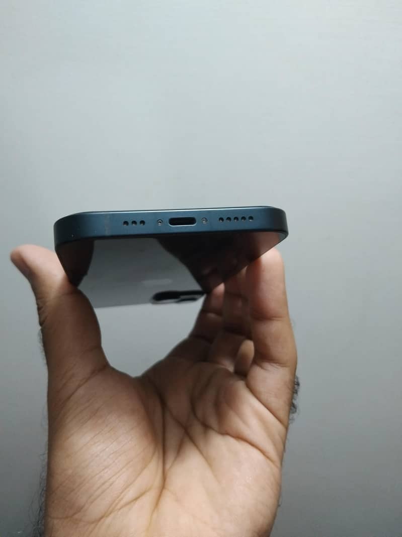 Apple iPhone 13 2