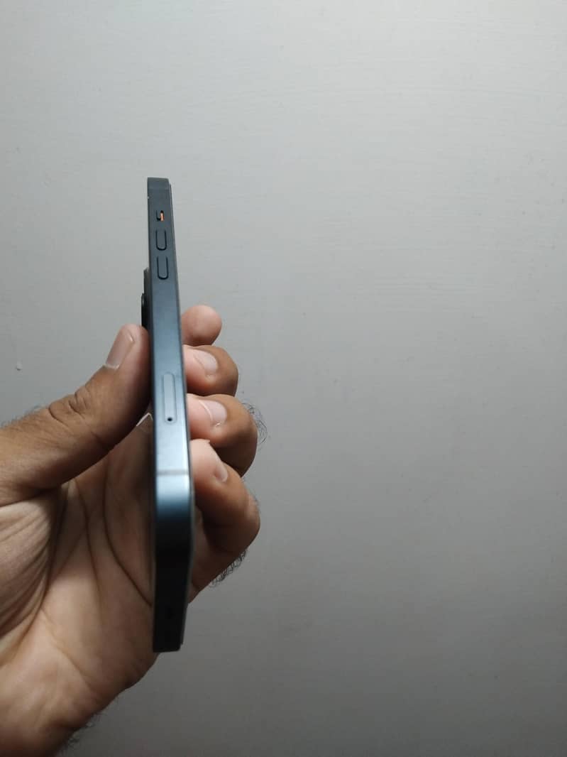 Apple iPhone 13 3
