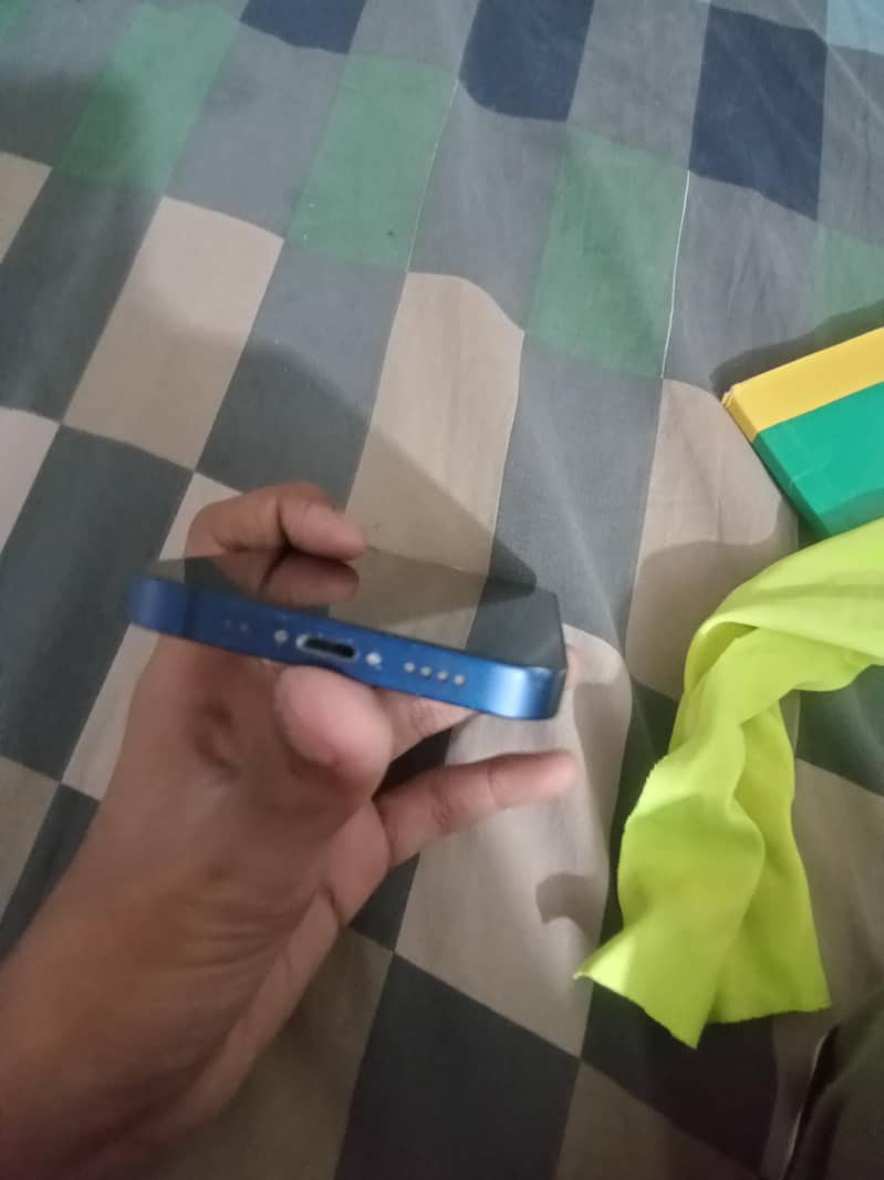 Apple iPhone 12 mini 1