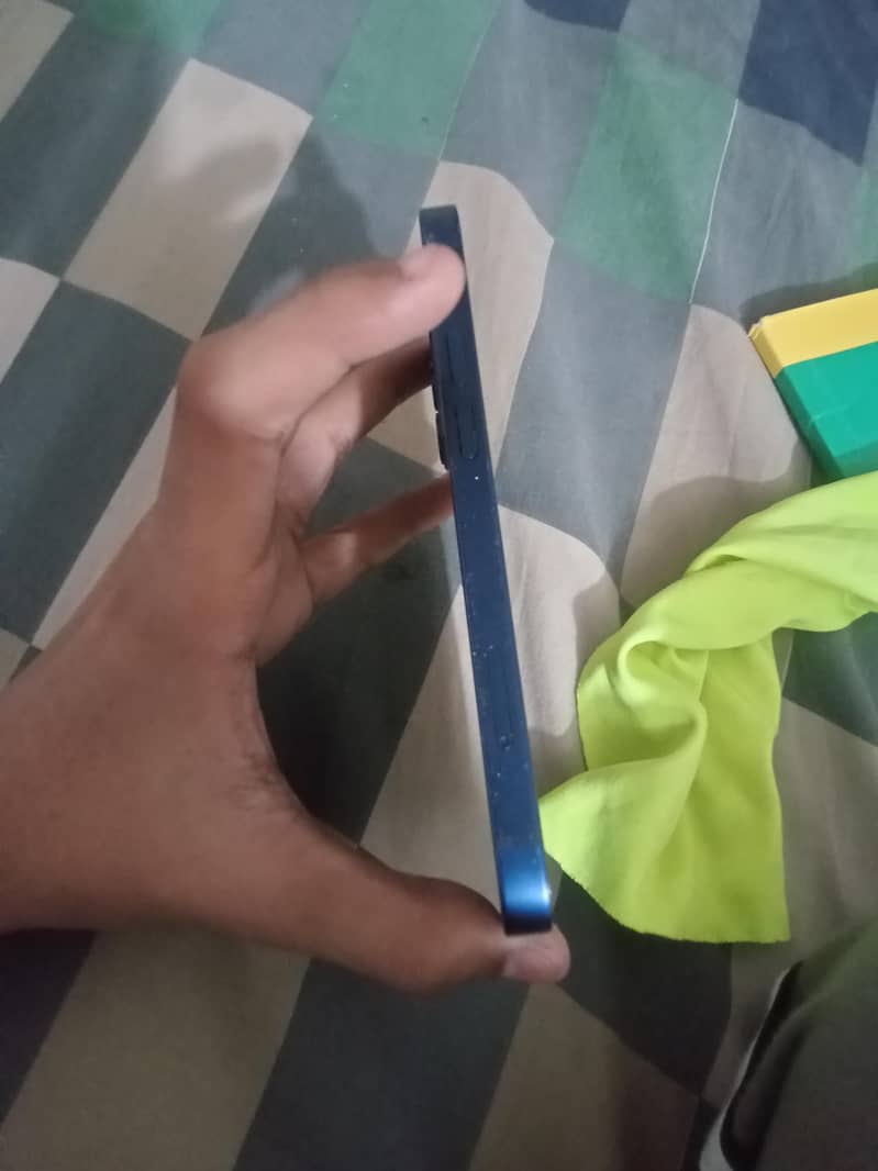 Apple iPhone 12 mini 3