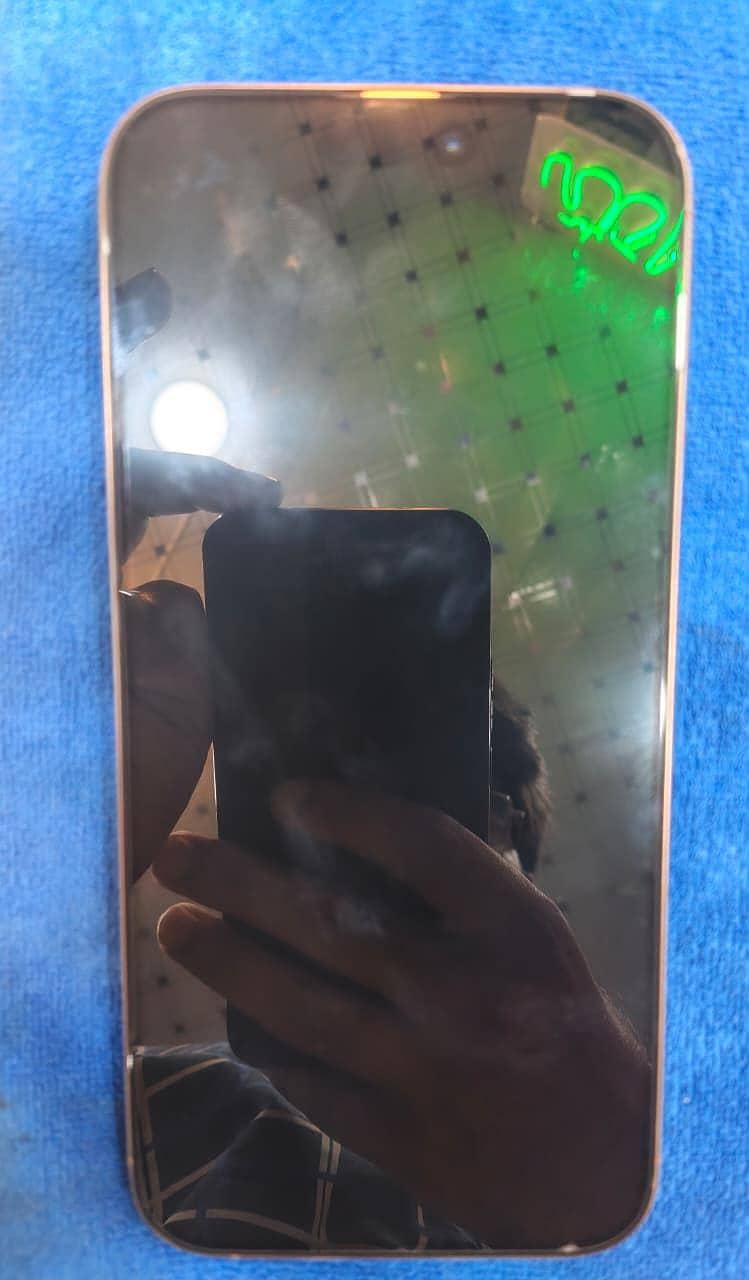 iphone 16 pro max 3