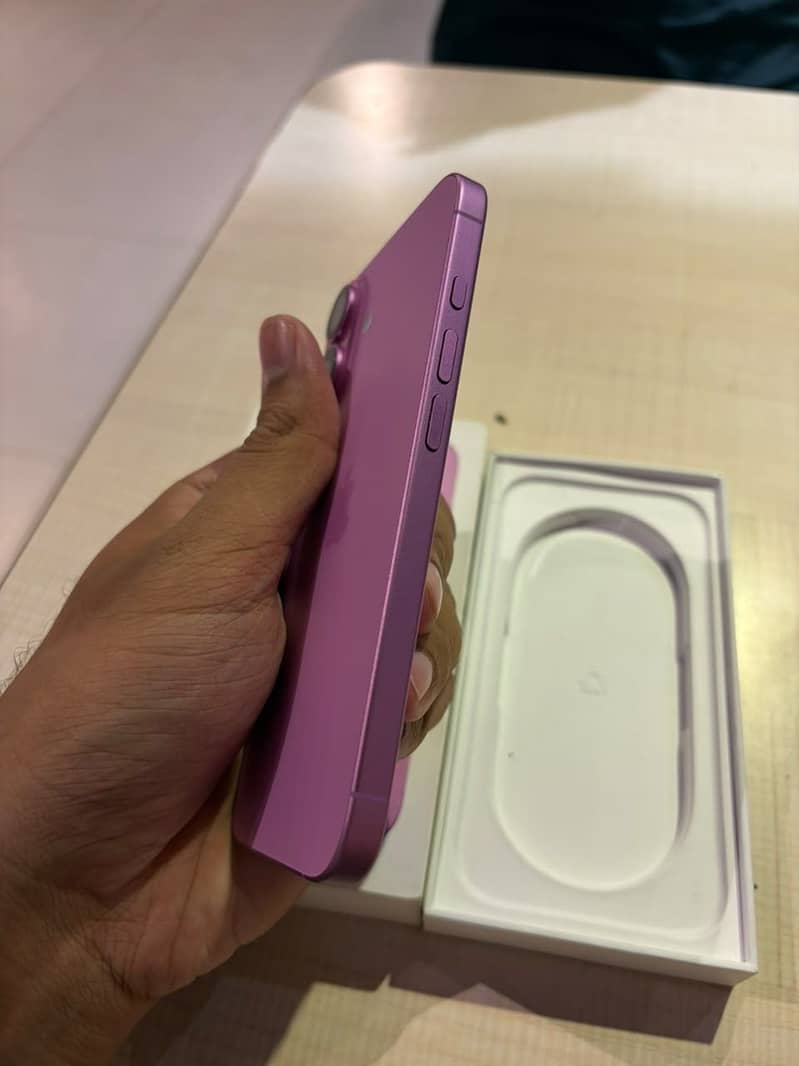 iPhone  16 1