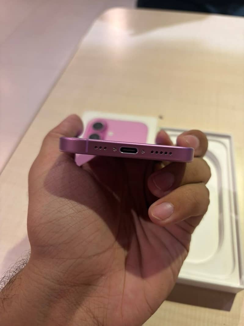 iPhone  16 2