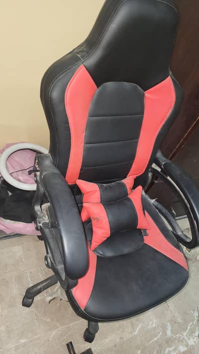 PC chair for sale barely used selling urgently