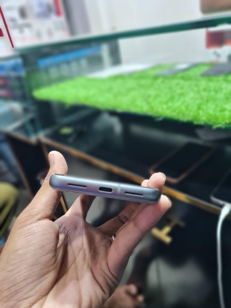 Google Pixel 8 2