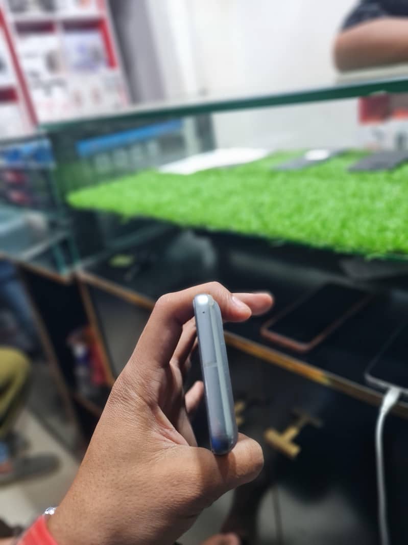 Google Pixel 8 5