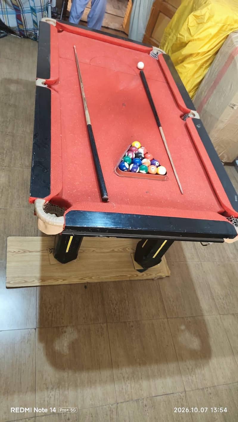 billiard table 0