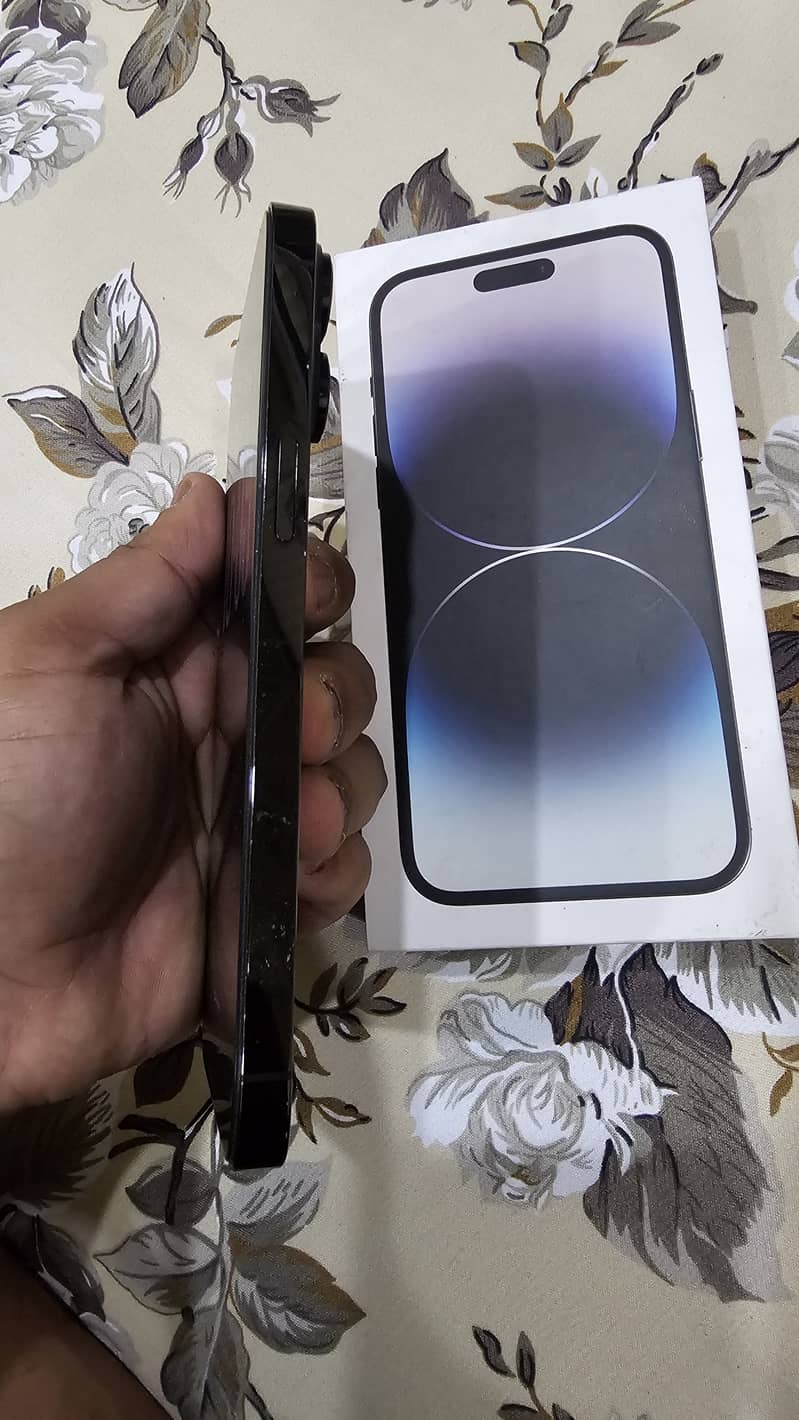 Apple iPhone 14 Pro Max 1