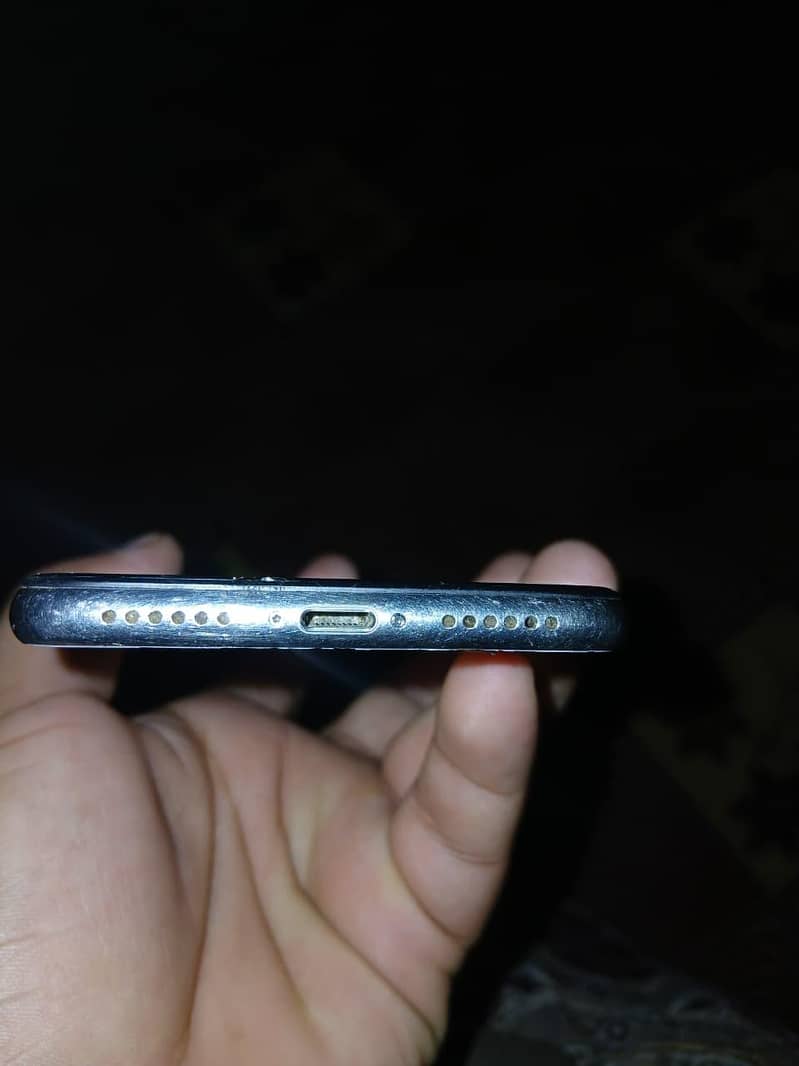 Apple iPhone X 5