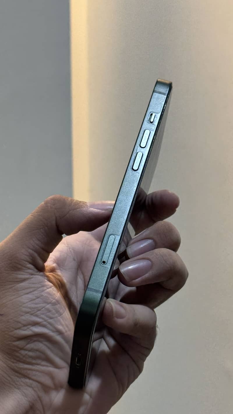 Apple iPhone 13 3