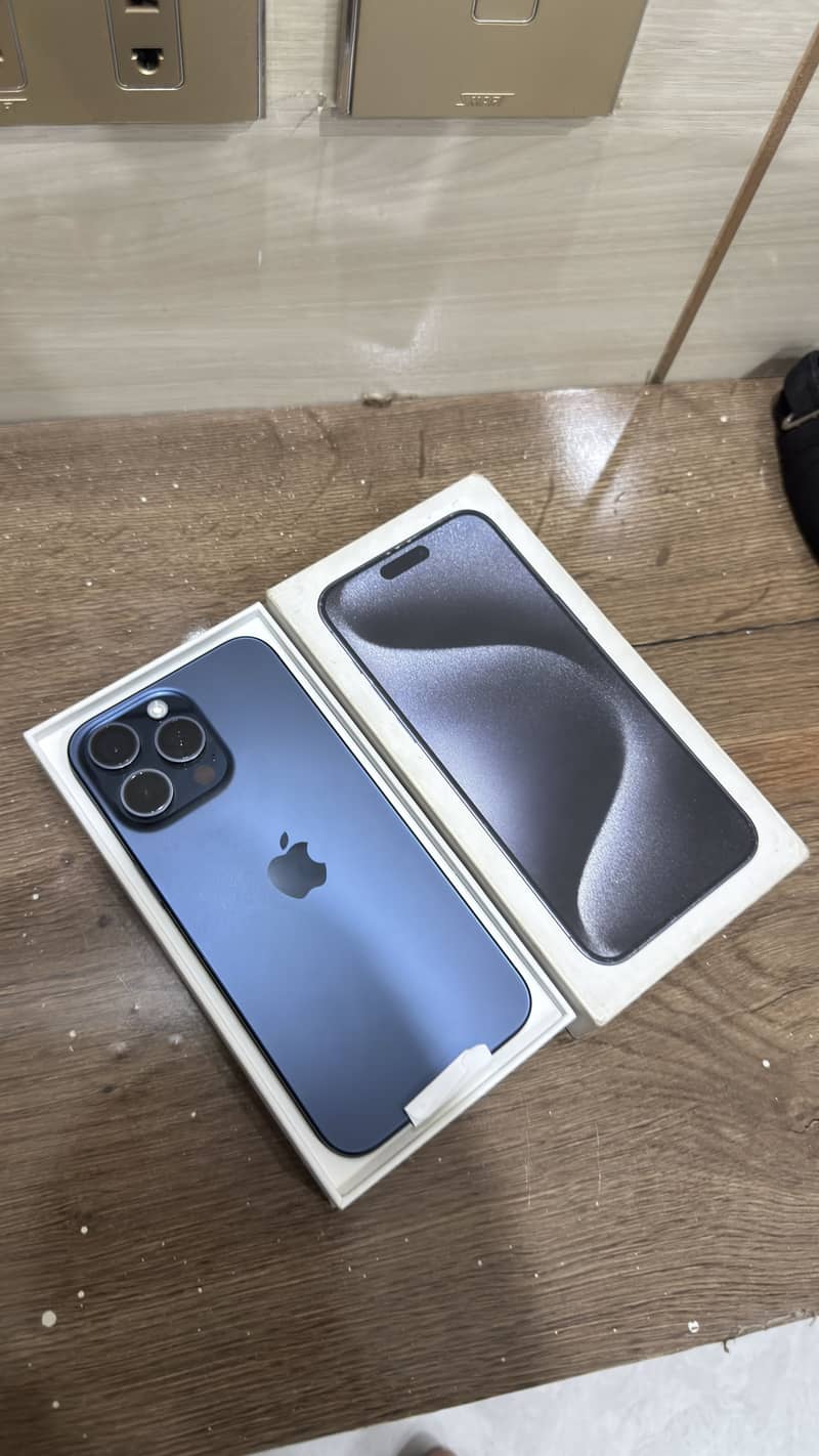 Apple iPhone 15 Pro Max 4