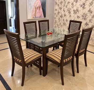 Dinning table|6 seater wooden dinning table|Table