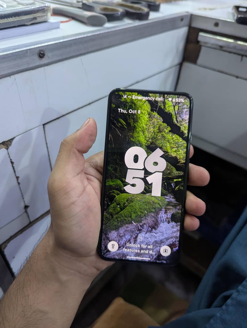 Google Pixel 5 Lush Condition 4