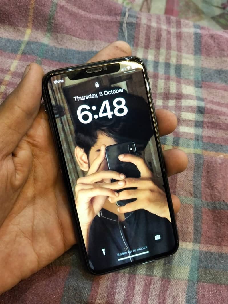 Apple iPhone X 0