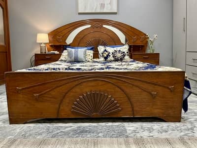 Solid Wooden King Size Bed Set with Dressing Table & 2 Side Tables