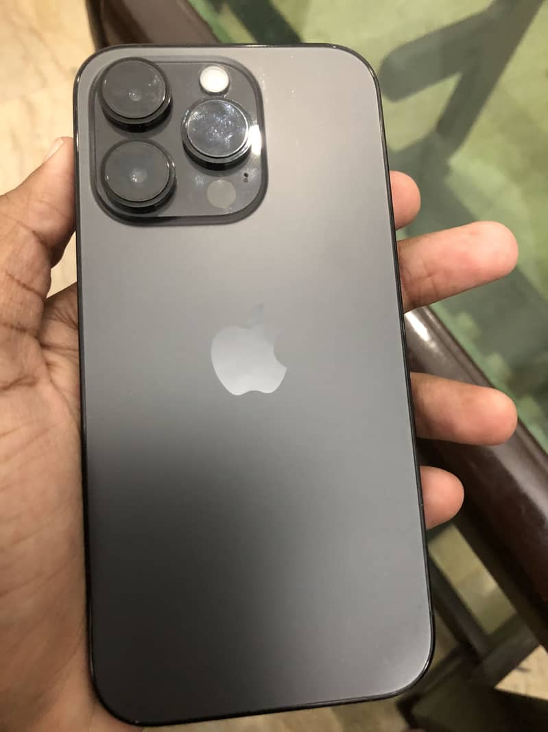 Apple iPhone 14 Pro 1