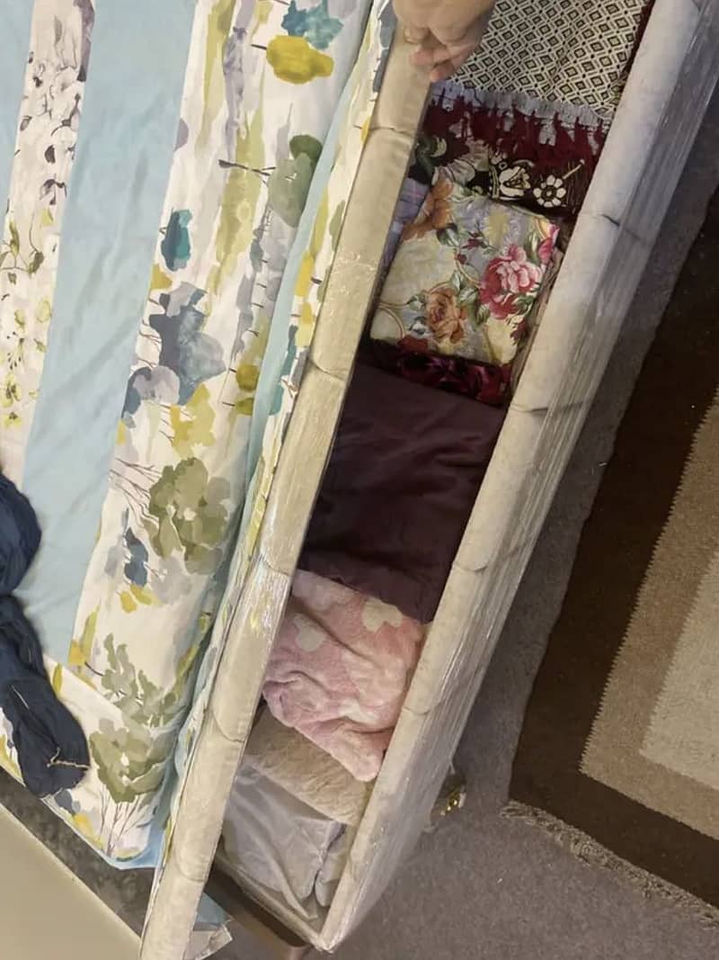 Furniture 0