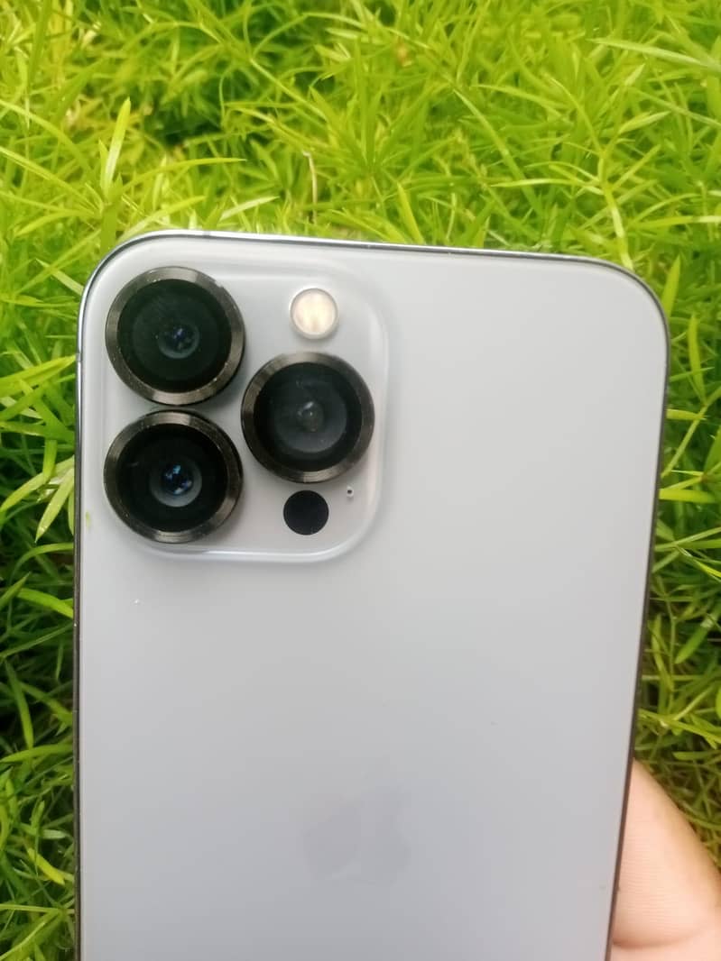 Apple iPhone 13 Pro Max 0
