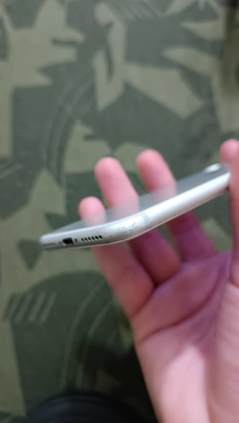 Apple iPhone 7 4