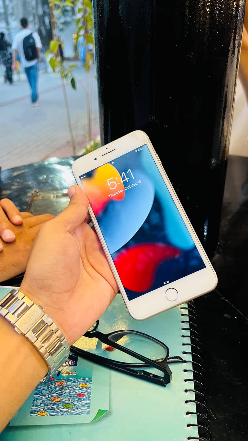 Apple iPhone 7 Plus 1