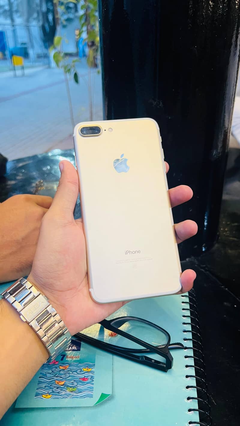 Apple iPhone 7 Plus 3