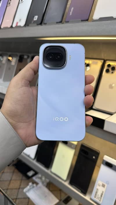 Vivo Iqoo Z11 turbo. sim time available