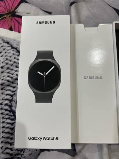 Samsung watch 8 (40mm) (Europe made) with Samsung wallet and ECG
