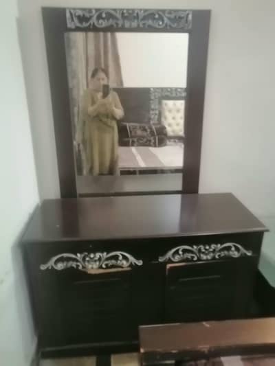 dressing table