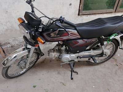 All ok bike ha New lene ha is lia sale krha hn
