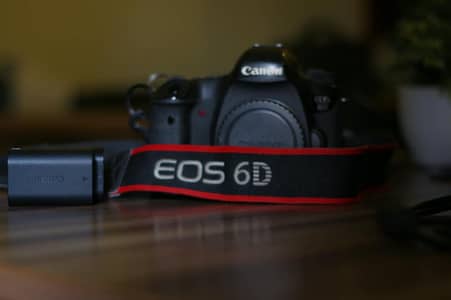 Canon EOS 6D + 85mm f/1.8 USM Lens