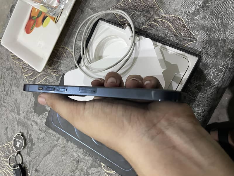 Apple iPhone 12 Pro Max 3