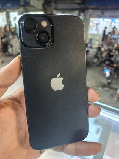 Apple iPhone 13