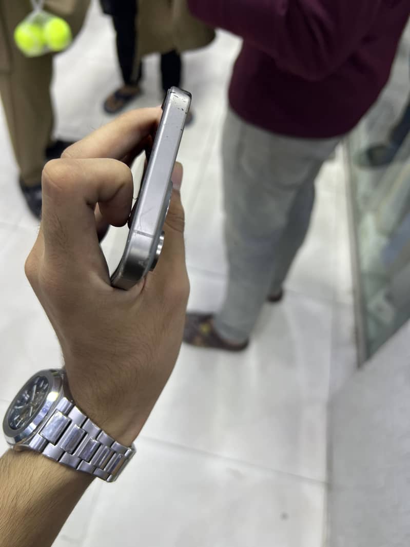 Apple iPhone 15 Pro Max 5
