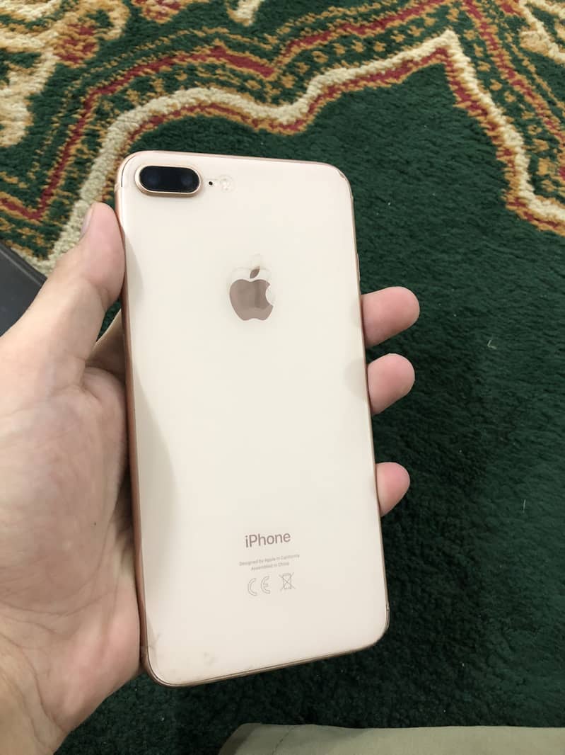 Apple iPhone 8 Plus 1