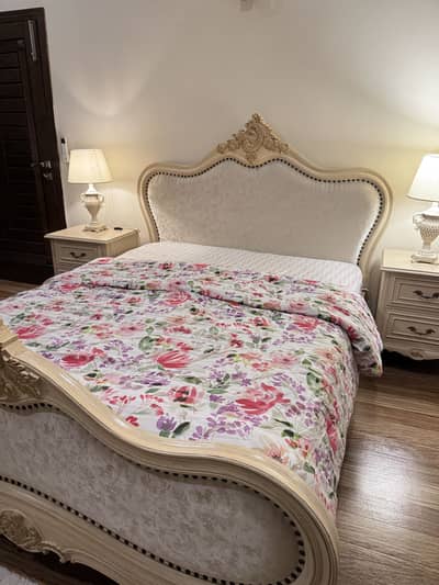 Luxury classic wooden bed set for sale