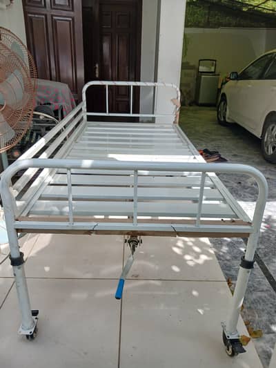 Patient Bed Portable with one side support, liver and 4 wheels
