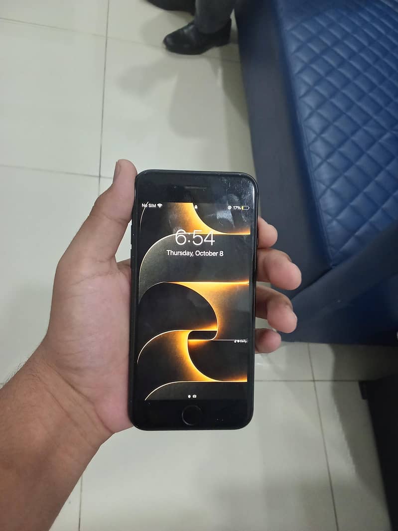 Apple iPhone 7 2
