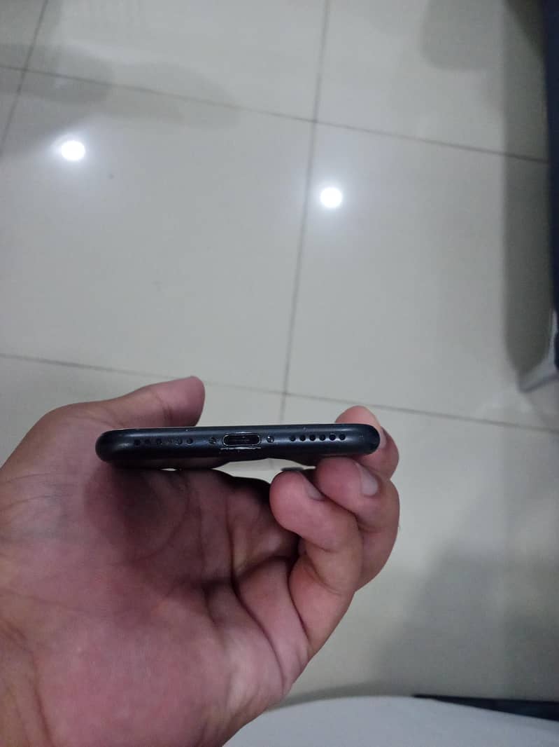 Apple iPhone 7 3