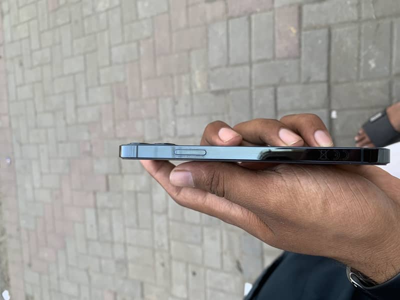 Apple iPhone 12 Pro 4