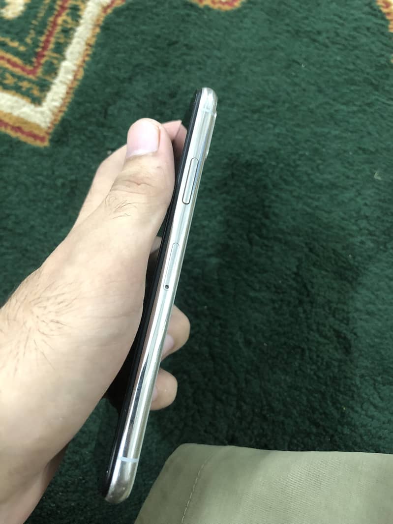 Apple iPhone X 2