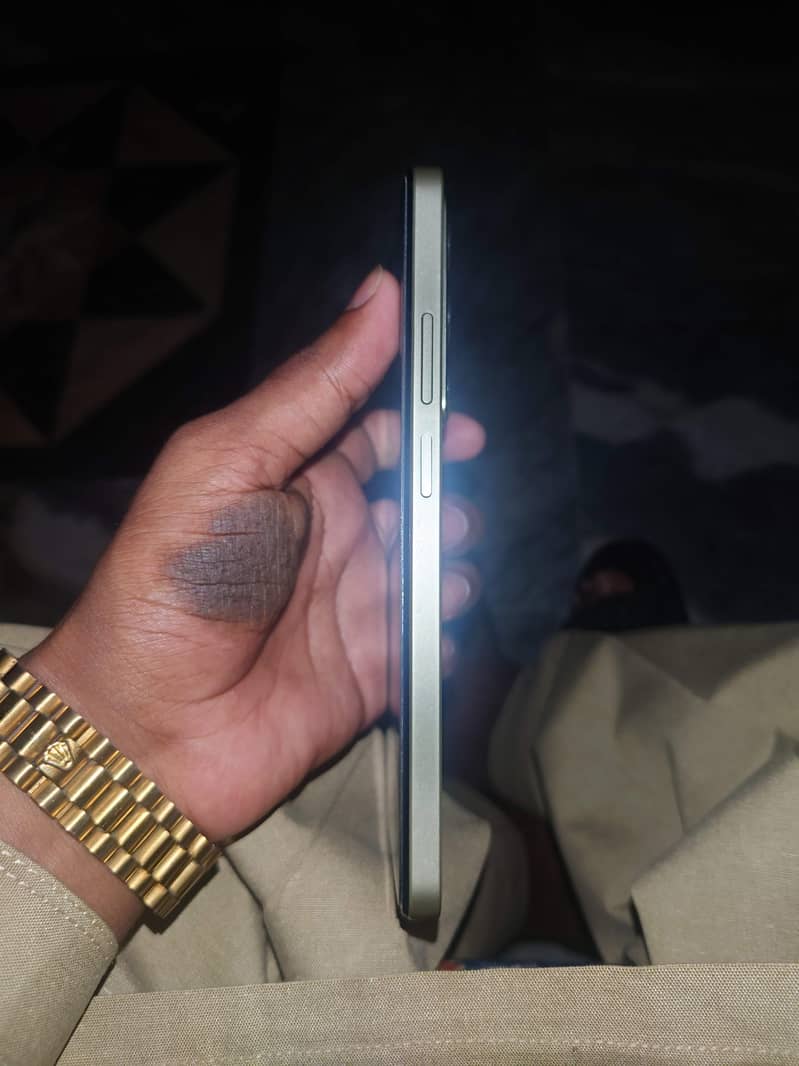 Realme C75 1